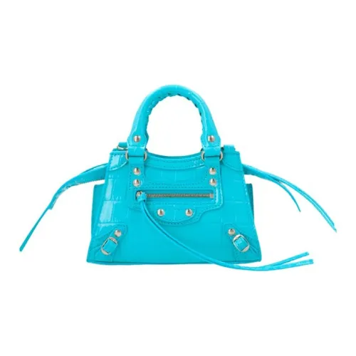 Коллекция Balenciaga Luggage светло-синий