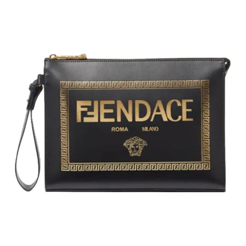 VERSACE Клатч из коровьей кожи мужской черный