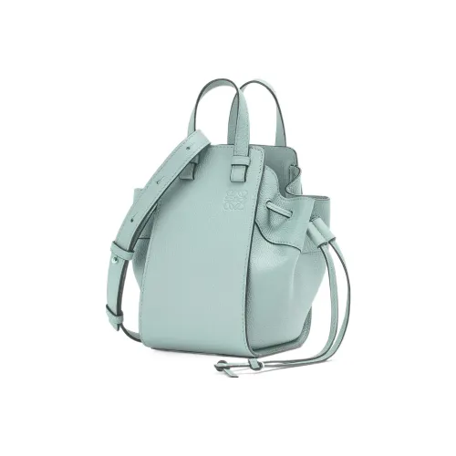 LOEWE Hammock Галька текстура Телячья кожа Hammock Сумка Сумка Сумка через плечо Стандартная Женская Светло-зеленая