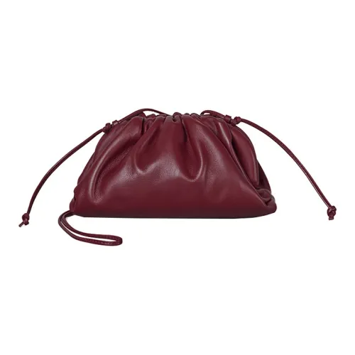 Bottega Veneta POUCH Cloud Сумка Коровья Кожа Сумка Сумка через плечо Сумка через плечо Мини Женская