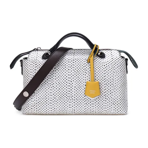 FENDI Сумки Женские