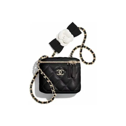 CHANEL Сумки через плечо Женские