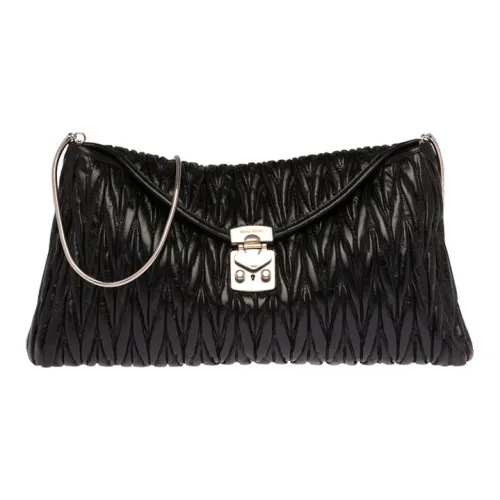 MIU MIU Matelassé Кожа Ручная Сумка через плечо Стандартная Женская Черная