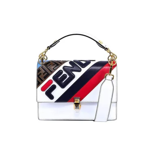FENDI Kan I Клатчи Женские