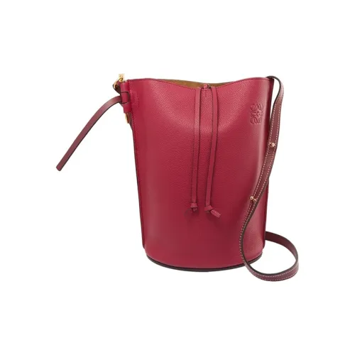 LOEWE Сумки через плечо Женские