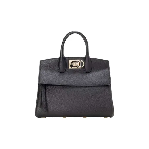 Ferragamo Телячья кожа Ручная сумка Сумка через плечо Женская Черная