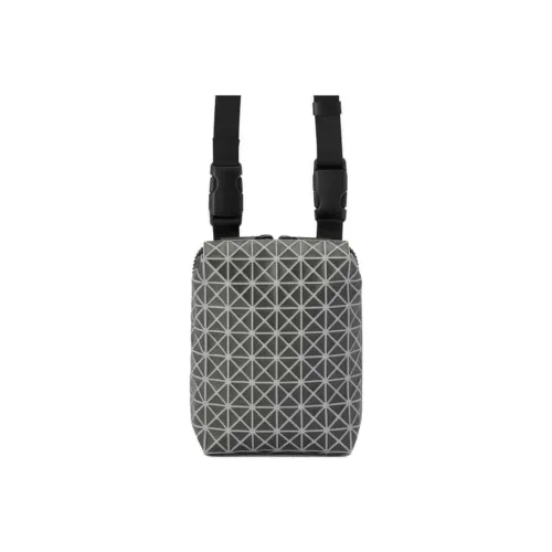 ISSEY MIYAKE Сумки через плечо Мужской