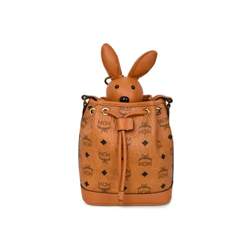 MCM Visetos Холст Ведрообразные Сумки Сумки через плечо Сумка на плечо Женская Коричневый Коньяк