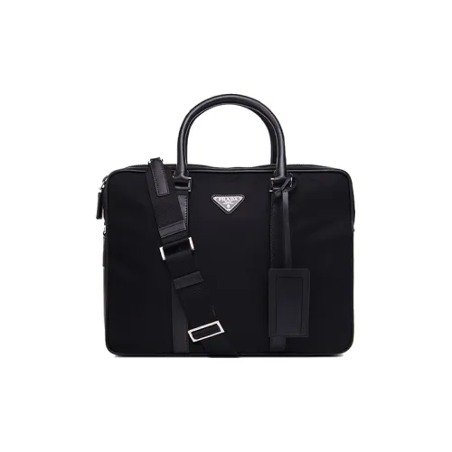 PRADA Нейлоновая сумка для мужчин черного цвета