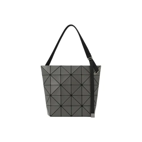 ISSEY MIYAKE Сумки через плечо Женские