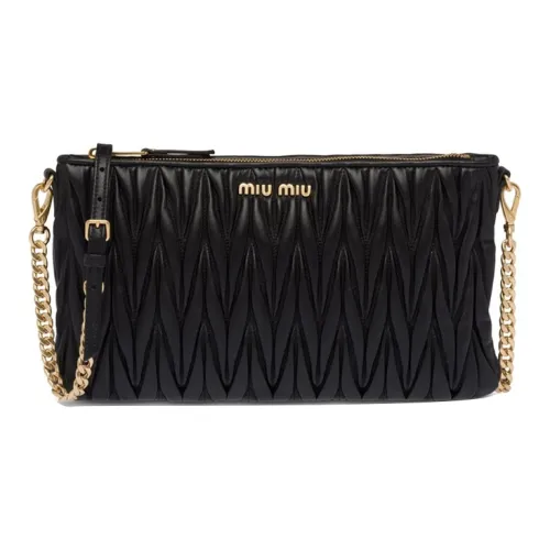 MIU MIU Matelassé Кожа Сумка через плечо Клатч Женский Черный
