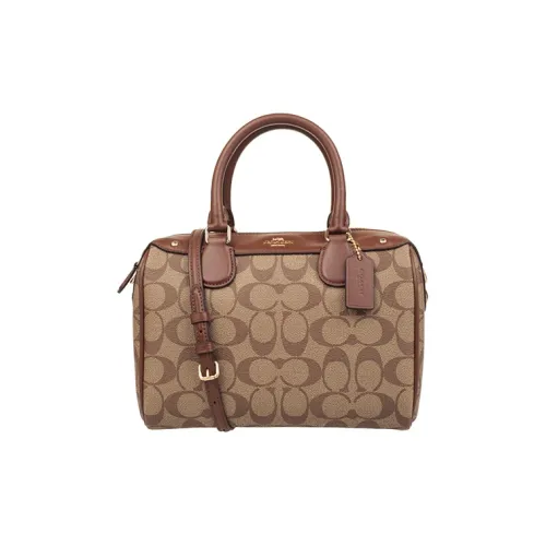 COACH Bennett Клатчи Женские