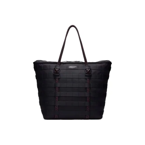 nike Полиэстер Сумка-тоут Стандартная Унисекс Черная