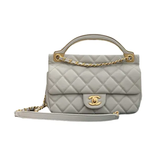 CHANEL Lambskin Flap Bag Hanger Crossbody Bag Small Women's Gray CHANEL Lambskin Flap Bag Hanger Сумка через плечо Маленькая Женская Серый