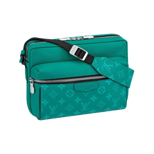 LOUIS VUITTON Сумки через плечо для активного отдыха Мужской