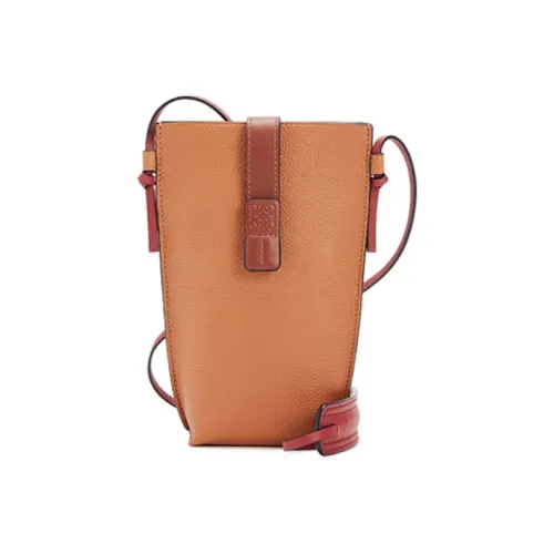 LOEWE Сумки через плечо Женские