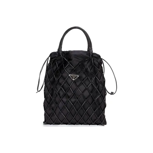 PRADA Нейлоновая сумка-ведро женская черная
