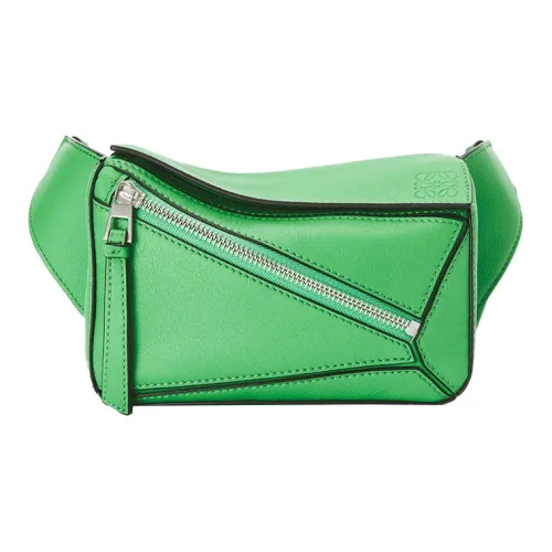 LOEWE Пазл Гладкий Телячья кожа Бананка Мини Мужской Зеленый яблочный