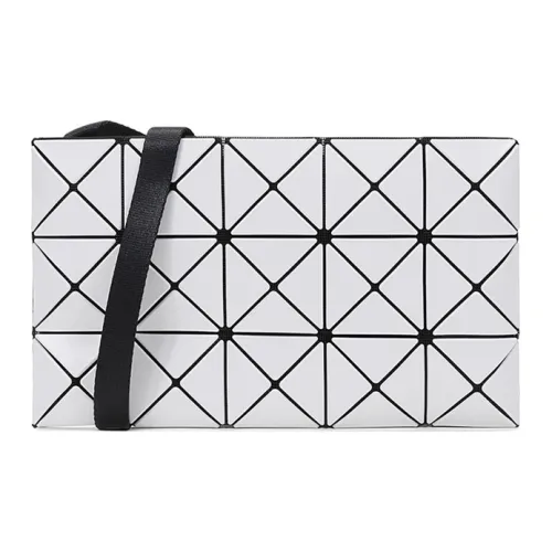 ISSEY MIYAKE Сумки через плечо Женские