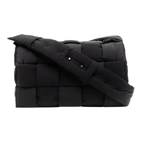 Bottega Veneta CASSETTE Pillow Bag Полиамид Плетеная Сумка Сумка через плечо Стандартная Мужская Черная