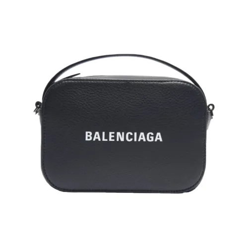 Balenciaga Everyday Smoothing Calfskin Camera Bag Portable Crossbody Bag Shoulder Bag Women's Black Баленсиага Повседневный Сглаживающий Телячья Кожа Camera Сумка Портативная Сумка через плечо Сумка на плечо Женская Черная