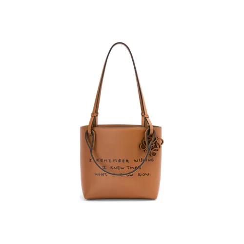 LOEWE Сумки через плечо Женские