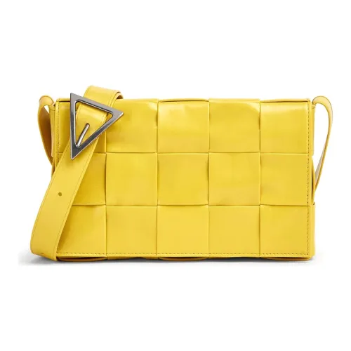 Bottega Veneta Сумка из коровьей кожи Tofu Сумка через плечо Клатч среднего размера Унисекс Желтый