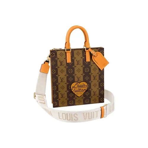 LOUIS VUITTON Sac Plat Клатчи Мужской