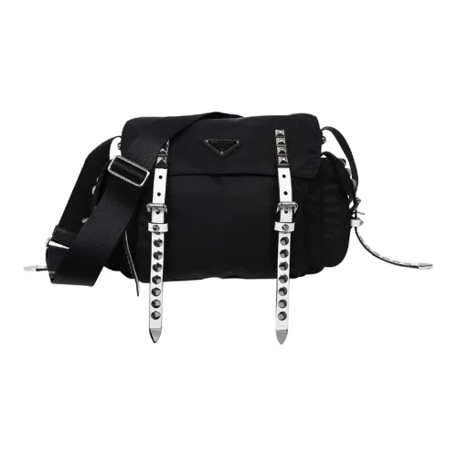 PRADA Сумки через плечо Женские