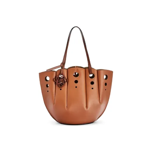 LOEWE Сумки через плечо Женские