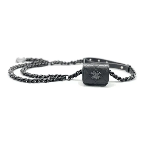 CHANEL С рельефом Тисненый Телячья кожа с Яркий Лакированная поверхность Металл Бананка Чехол для наушников AirPods Pro Женские Черный