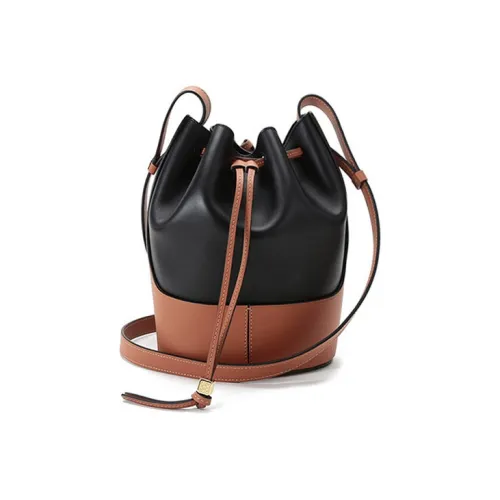 LOEWE Воздушный шар Сумки через плечо Женские