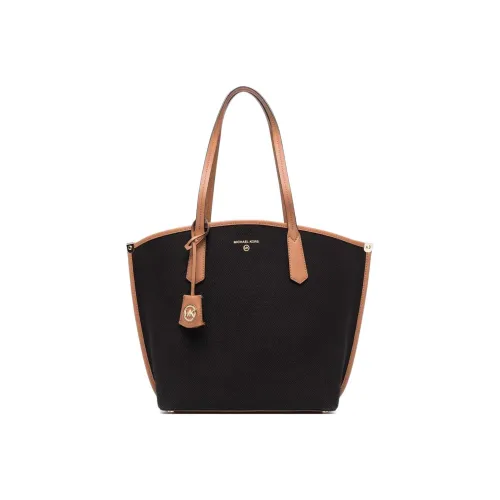 Michael Kors Сумки через плечо Женские
