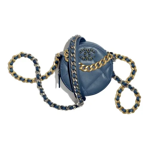 CHANEL Сумки через плечо Женские