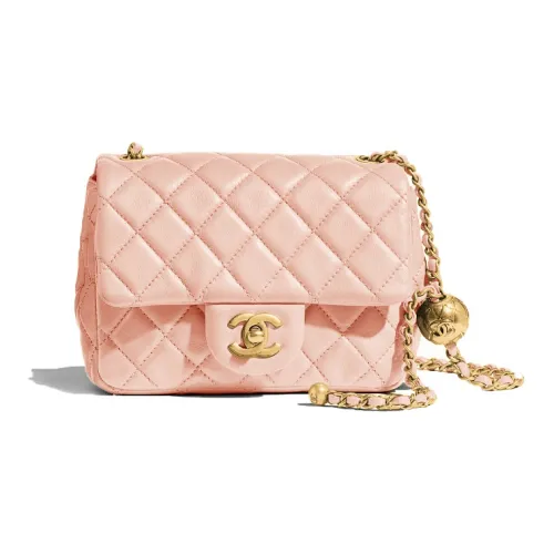 CHANEL Сумки через плечо Женские