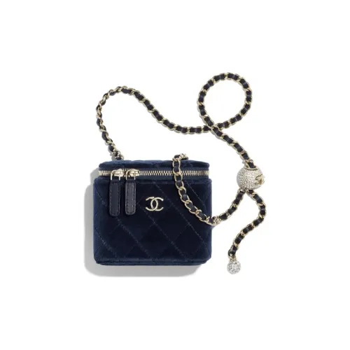 CHANEL Сумки через плечо Женские