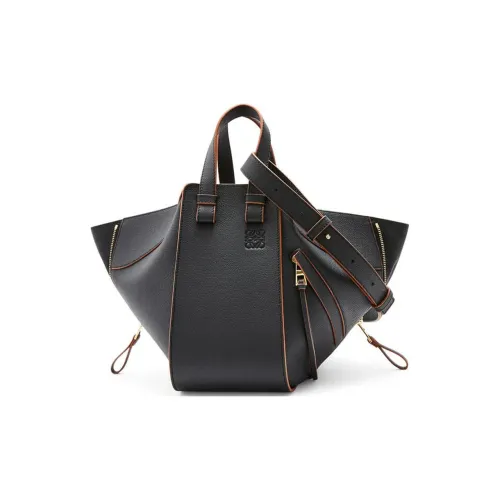LOEWE Hammock Коровья кожа Сумка через плечо Маленькая Женская Черная