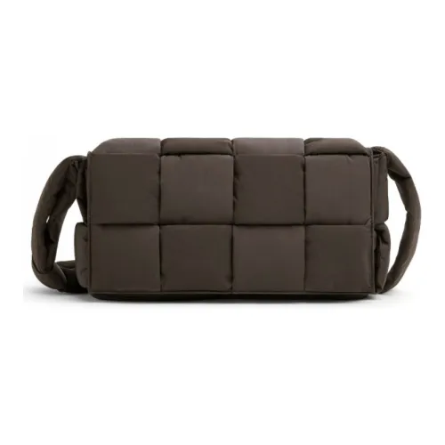Bottega Veneta Padded Tech Cassette Сумки кросс-боди Мужские