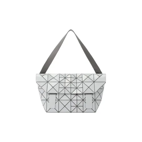 ISSEY MIYAKE Сумки через плечо Женские