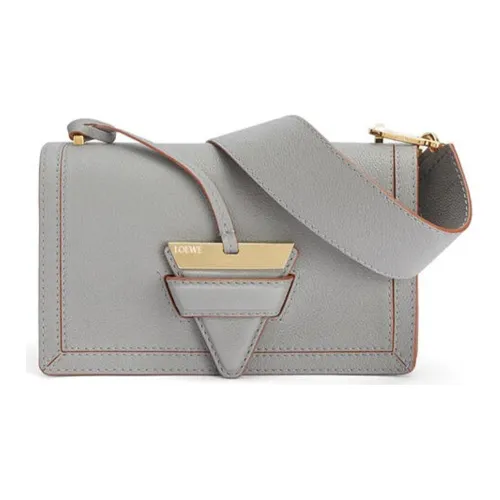 LOEWE Barcelona Сумки через плечо Женские