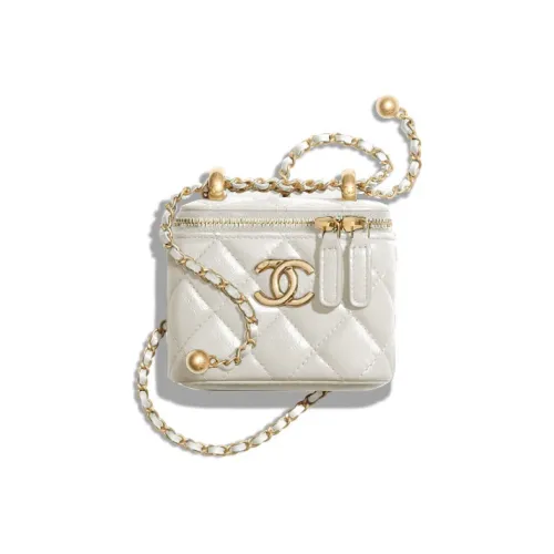 CHANEL Сумки через плечо Женские