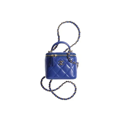 CHANEL Сумки через плечо Женские