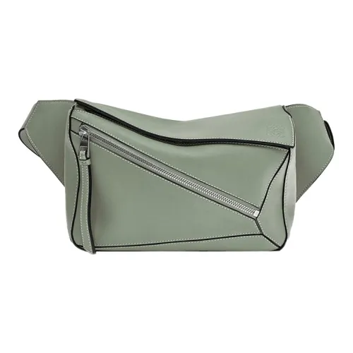 LOEWE Пазл Гладкий Телячья кожа Бананка Маленький Мужской Зеленый