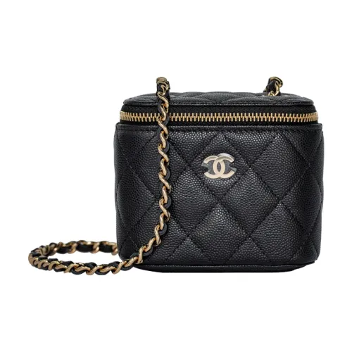 CHANEL Сумки через плечо Женские