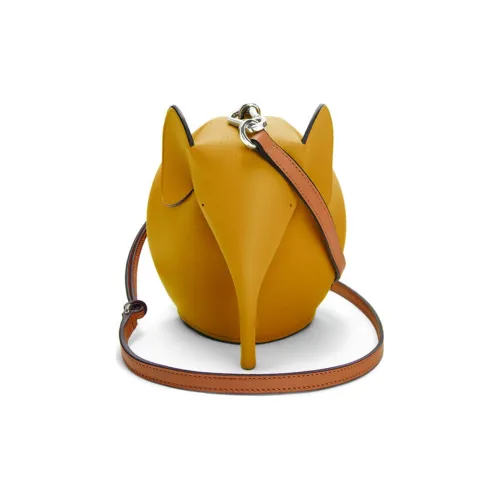 LOEWE Сумки через плечо Женские