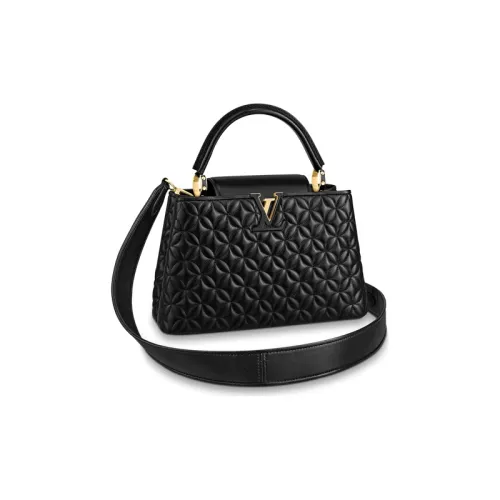 LOUIS VUITTON Capucines Овчина Capison Сумка через плечо Сумка среднего размера Женская Черная