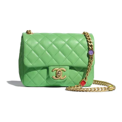 CHANEL Сумки через плечо Женские