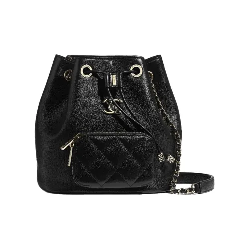 CHANEL Сумки через плечо Женские