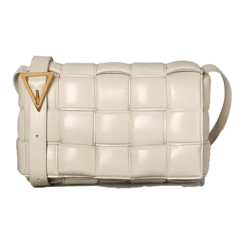 Bottega Veneta Padded Cassette Сумки через плечо Женские