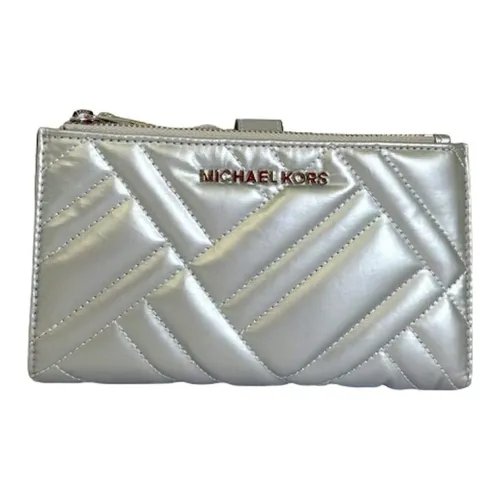 MICHAEL KORS Peyton Sheepskin Clutch Женское Серебро